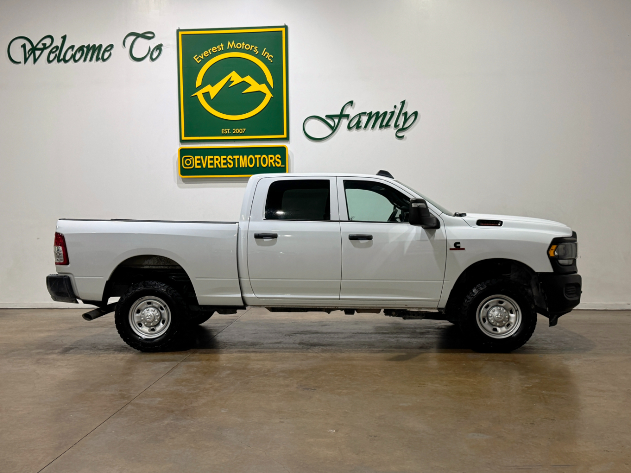 ram ram 2500 pickup 2024 3C6UR5CL4RG192825 image